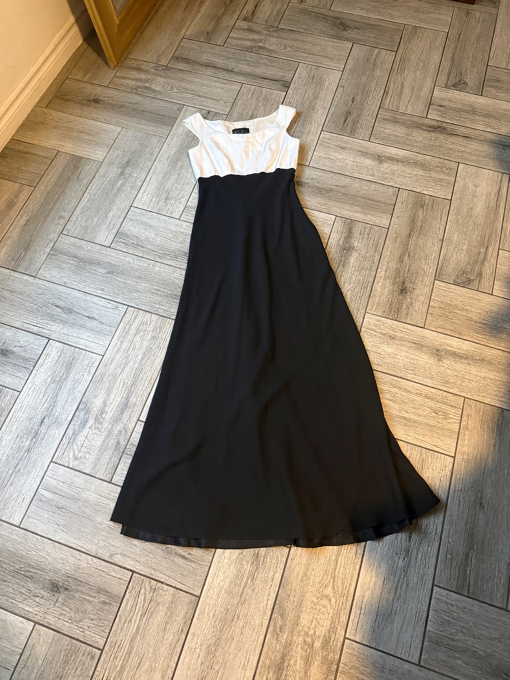 Beautiful Alex Evenings Black and White Cap Sleeve Maxi Dress perfect for gradua